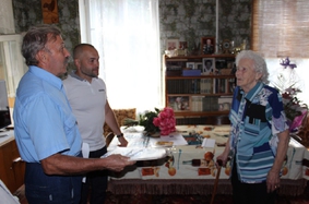 Фронтовичке, жительнице Токсово Зинаиде Васильевне Винокуровой исполнилось 95 лет.
