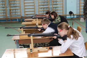 КДЦ проводит соревнования по стрельбе среди школьников, посвященные Победе