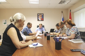 Еженедельное плановое совещание с руководителями структурных подразделений администрации